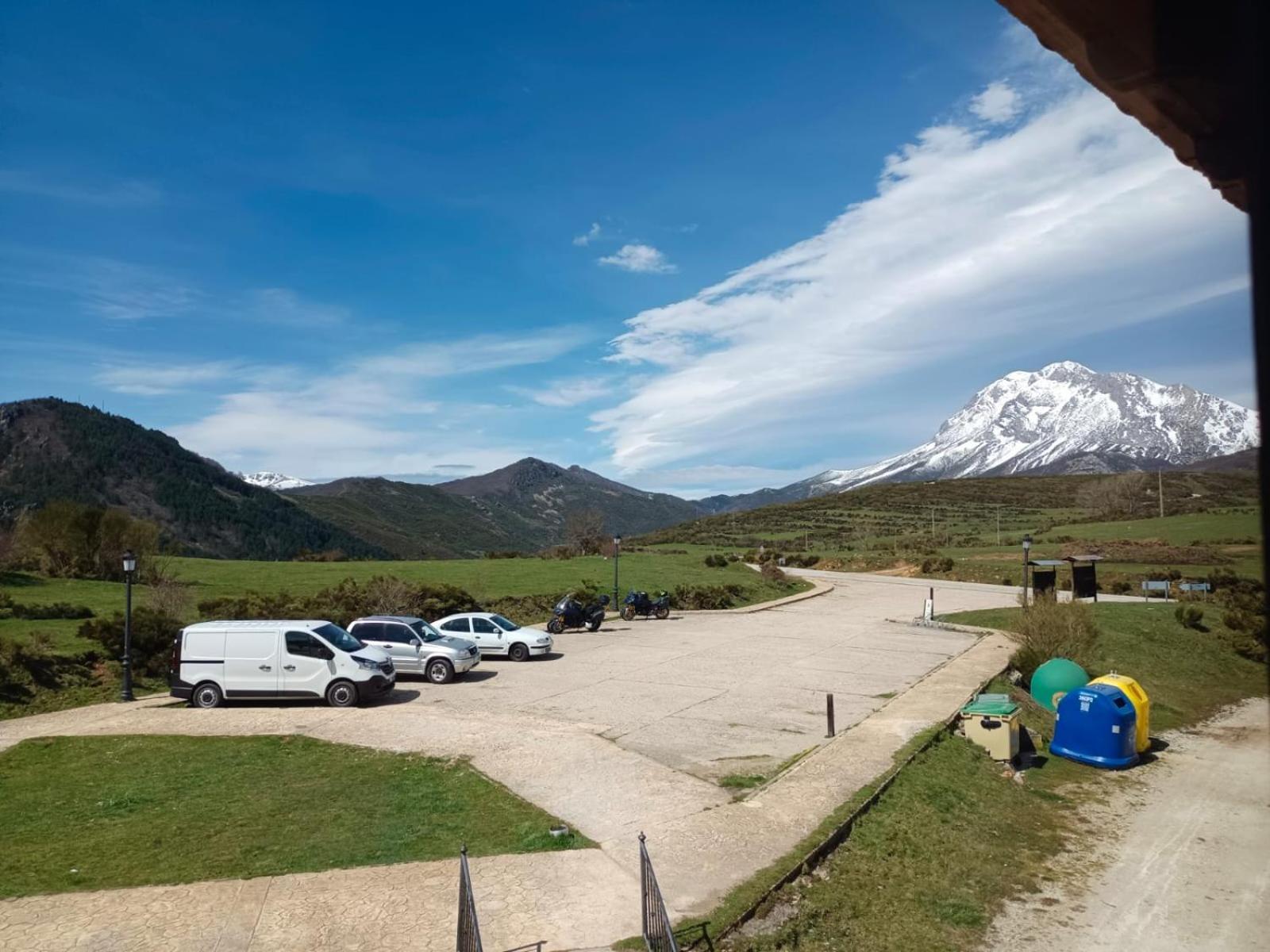 Hotel Pico Espiguete Alba de los Cardaños Exteriör bild