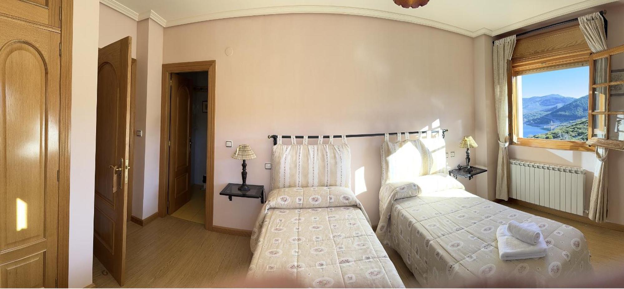 Hotel Pico Espiguete Alba de los Cardaños Exteriör bild